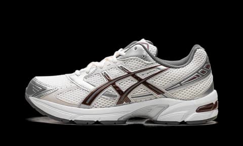 Sneaker item